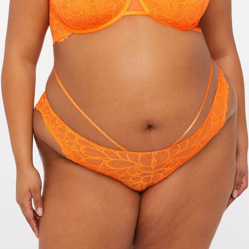 Savage X Fenty Not Sorry Strappy Lace Brazilian Warm Me Up Panty